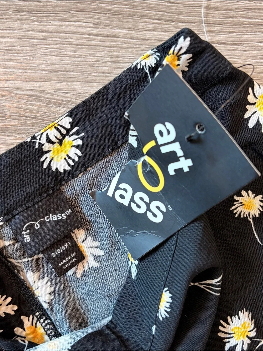 NEW Art Class daisy print skirt